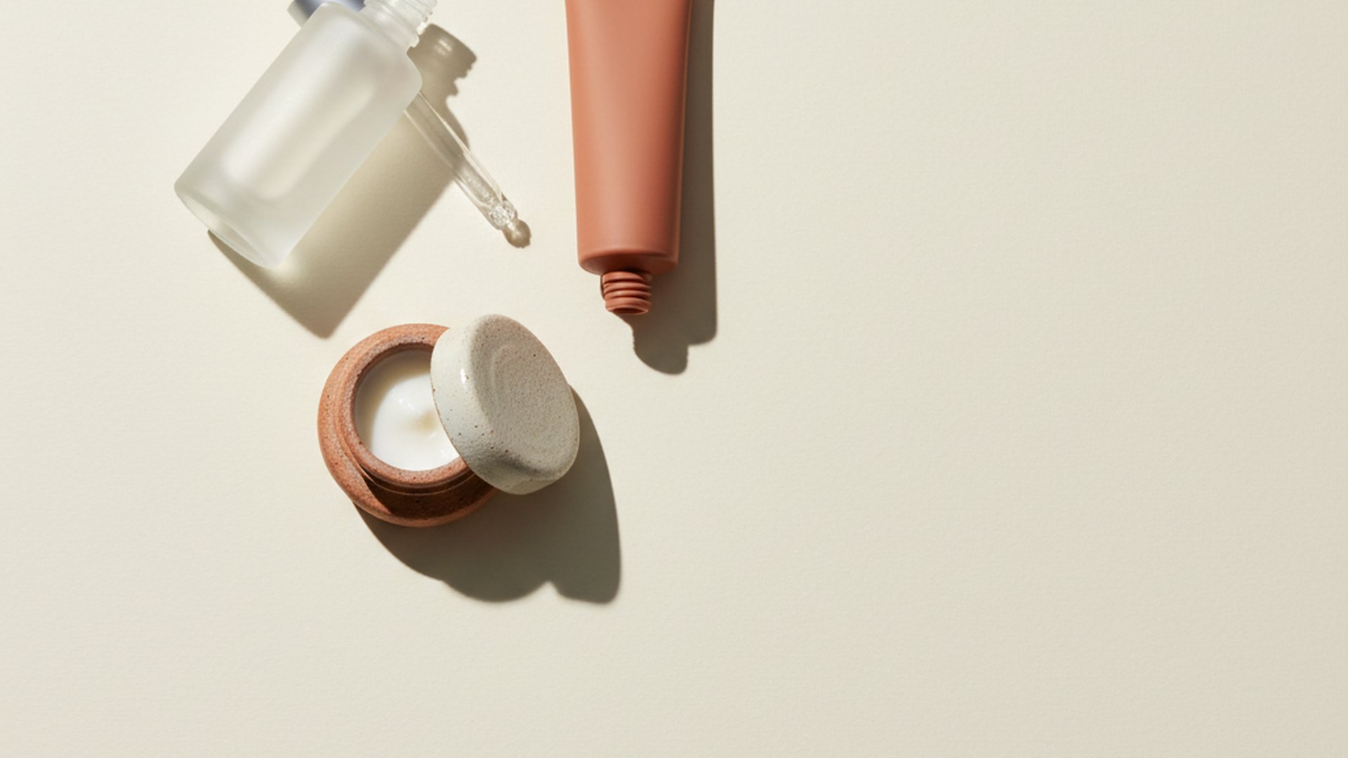 Hyaluronic Acid vs Niacinamide — Which to Use?